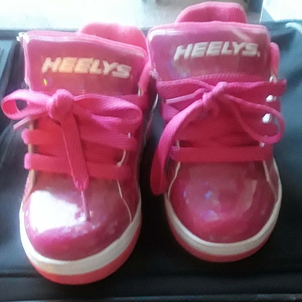 Heelys skate sneakers